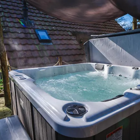 Wellnesshuis Met Jacuzzi En Sauna In Het Bos * Lunteren