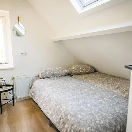 Wellnesshuis Met Jacuzzi En Sauna In Het Bos Hébergement de vacances