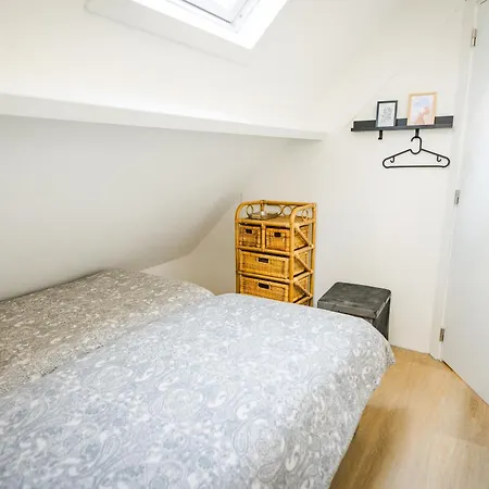 Hébergement de vacances Wellnesshuis Met Jacuzzi En Sauna In Het Bos Lunteren