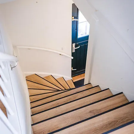 Дом отдыха Wellnesshuis Met Jacuzzi En Sauna In Het Bos