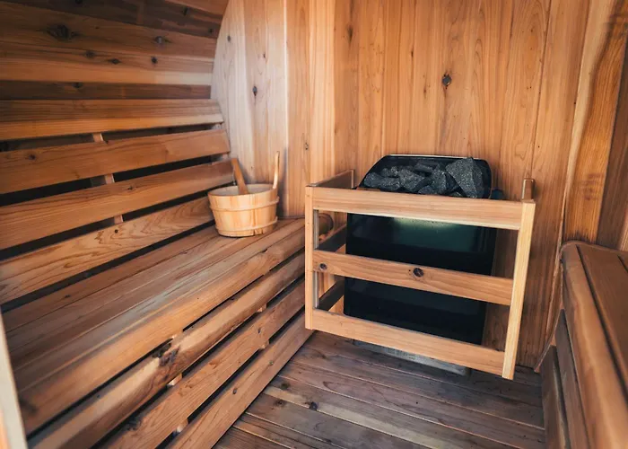Wellnesshuis Met Jacuzzi En Sauna In Het Bos Люнтерен