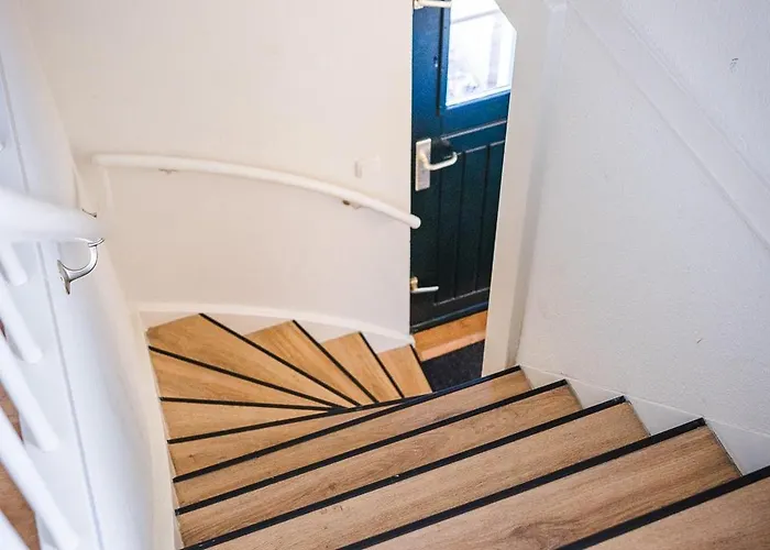 Дом отдыха Wellnesshuis Met Jacuzzi En Sauna In Het Bos